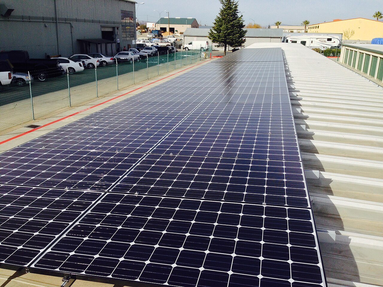 Commercial rooftop solar array