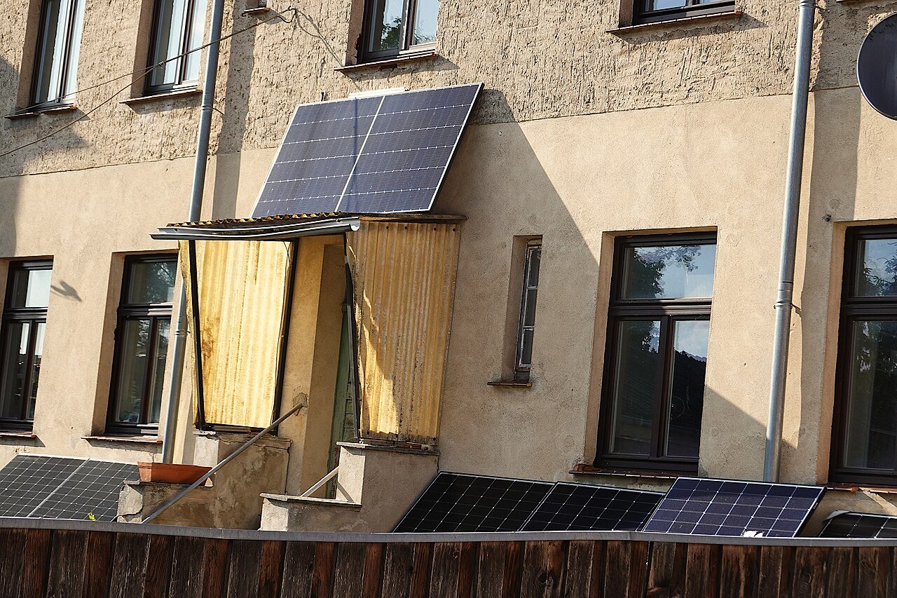 Balcony solar panels